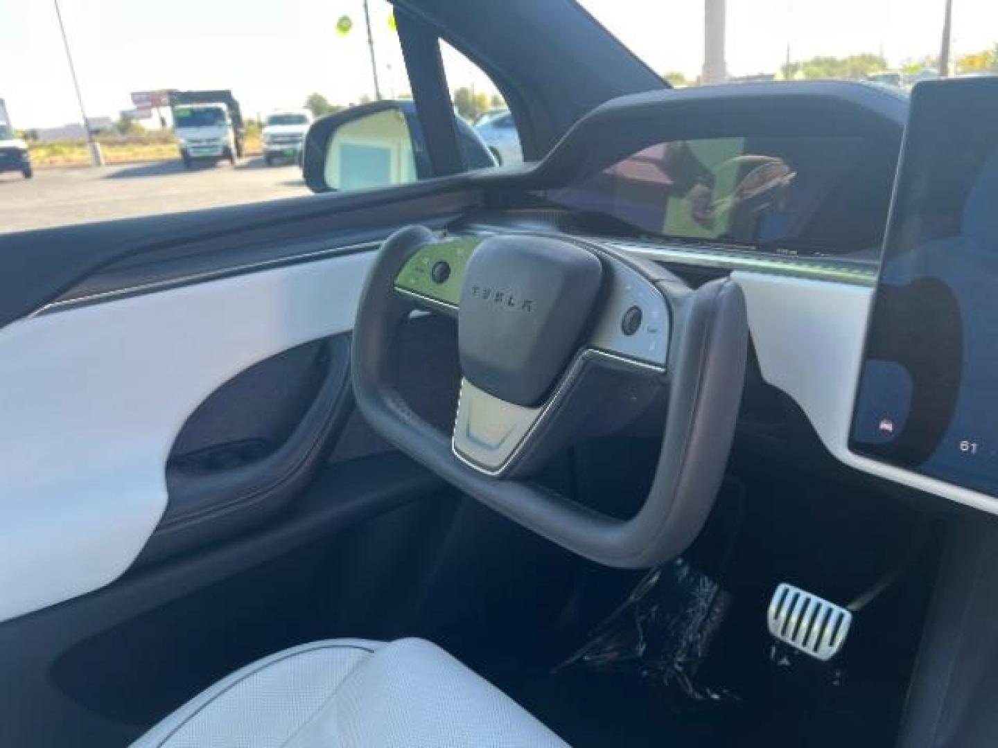 2022 Midnight Silver Metallic /White/Black Tesla Model X Plaid Tri Motor All-Wheel Drive (7SAXCBE65NF) with an ELECTRIC engine, Continuously Variable Transmission transmission, located at 1865 East Red Hills Pkwy, St. George, 84770, (435) 628-0023, 37.120850, -113.543640 - Beautiful Tesla Model X PLAID with 6 seat white interior. Brand new tires, 22' Turbine wheels, Auto pilot, Yoke steering wheel, Tow Package, Hepa air filter Full self driving with $99 month subscription, Super clean! Gets 280 on a full charge (90%) battery health. Has full battery and motor warr - Photo#30