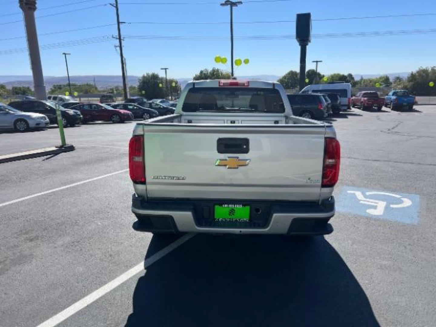 2018 Silver Ice Metallic /Jet Black/Dark Ash Chevrolet Colorado LT (1GCGTCEN8J1) with an 3.6L V-6 gasoline direct injection engine, Automatic transmission, located at 1865 East Red Hills Pkwy, St. George, 84770, (435) 628-0023, 37.120850, -113.543640 - We specialize in helping ALL people get the best financing available. No matter your credit score, good, bad or none we can get you an amazing rate. Had a bankruptcy, divorce, or repossessions? We give you the green light to get your credit back on the road. Low down and affordable payments that fit - Photo#5