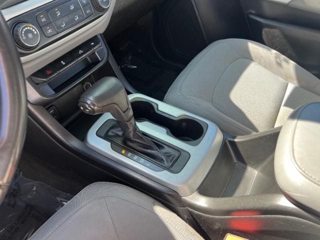 2018 Silver Ice Metallic /Jet Black/Dark Ash Chevrolet Colorado LT (1GCGTCEN8J1) with an 3.6L V-6 gasoline direct injection engine, Automatic transmission, located at 1865 East Red Hills Pkwy, St. George, 84770, (435) 628-0023, 37.120850, -113.543640 - Photo#18