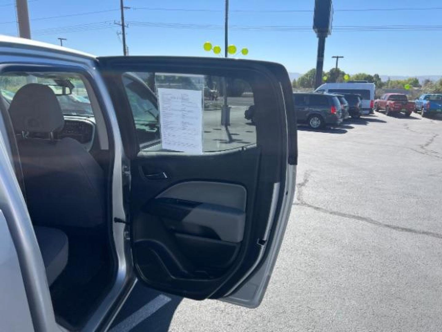 2018 Silver Ice Metallic /Jet Black/Dark Ash Chevrolet Colorado LT (1GCGTCEN8J1) with an 3.6L V-6 gasoline direct injection engine, Automatic transmission, located at 1865 East Red Hills Pkwy, St. George, 84770, (435) 628-0023, 37.120850, -113.543640 - We specialize in helping ALL people get the best financing available. No matter your credit score, good, bad or none we can get you an amazing rate. Had a bankruptcy, divorce, or repossessions? We give you the green light to get your credit back on the road. Low down and affordable payments that fit - Photo#25