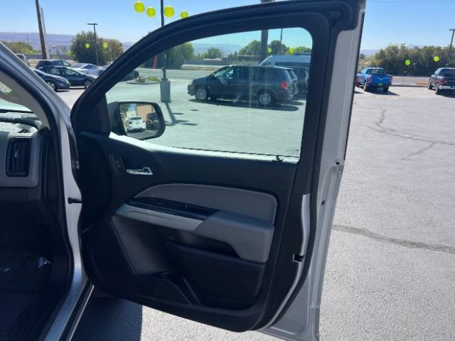 2018 Silver Ice Metallic /Jet Black/Dark Ash Chevrolet Colorado LT (1GCGTCEN8J1) with an 3.6L V-6 gasoline direct injection engine, Automatic transmission, located at 1865 East Red Hills Pkwy, St. George, 84770, (435) 628-0023, 37.120850, -113.543640 - Photo#27