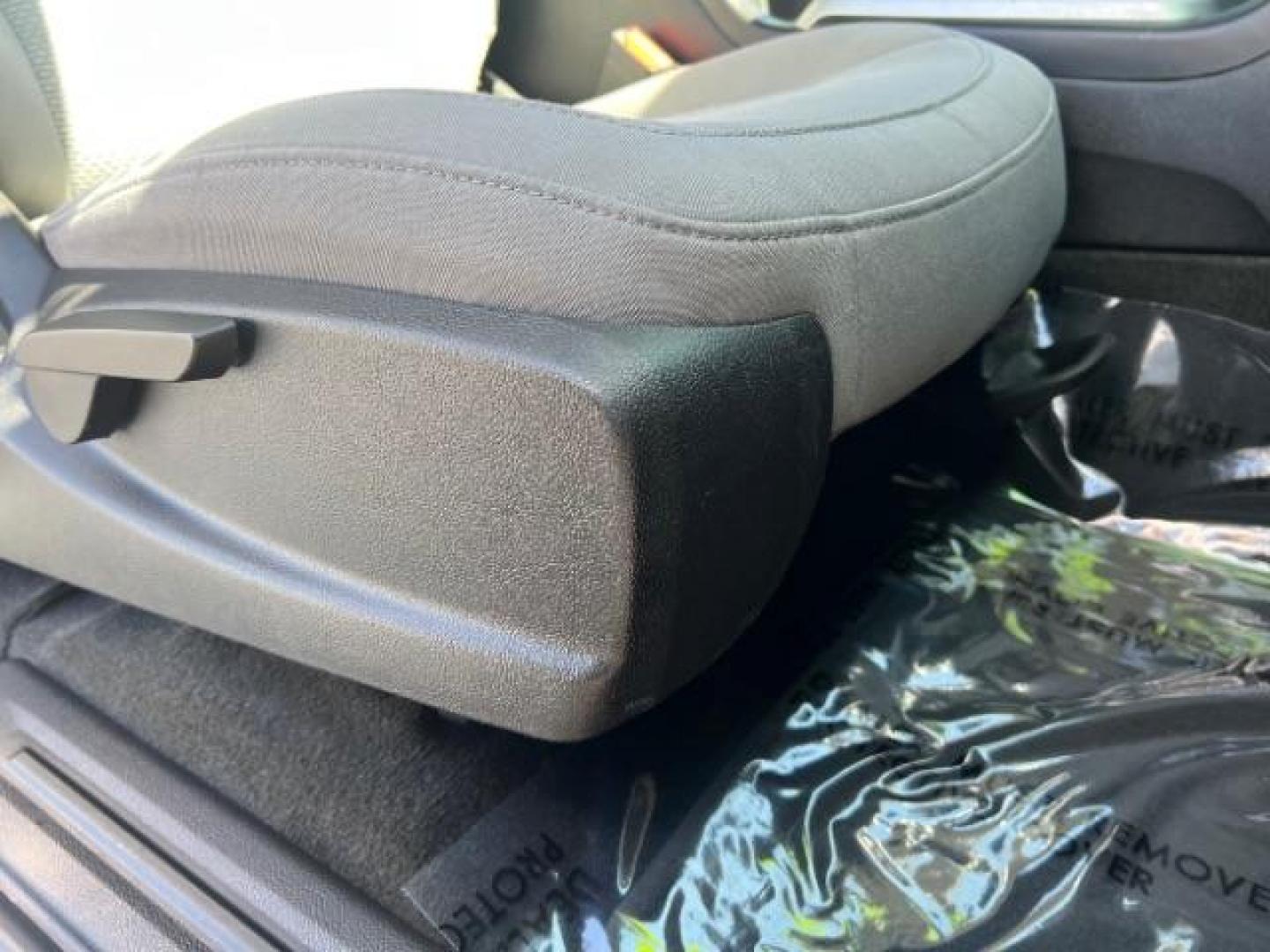 2018 Silver Ice Metallic /Jet Black/Dark Ash Chevrolet Colorado LT (1GCGTCEN8J1) with an 3.6L V-6 gasoline direct injection engine, Automatic transmission, located at 1865 East Red Hills Pkwy, St. George, 84770, (435) 628-0023, 37.120850, -113.543640 - We specialize in helping ALL people get the best financing available. No matter your credit score, good, bad or none we can get you an amazing rate. Had a bankruptcy, divorce, or repossessions? We give you the green light to get your credit back on the road. Low down and affordable payments that fit - Photo#28