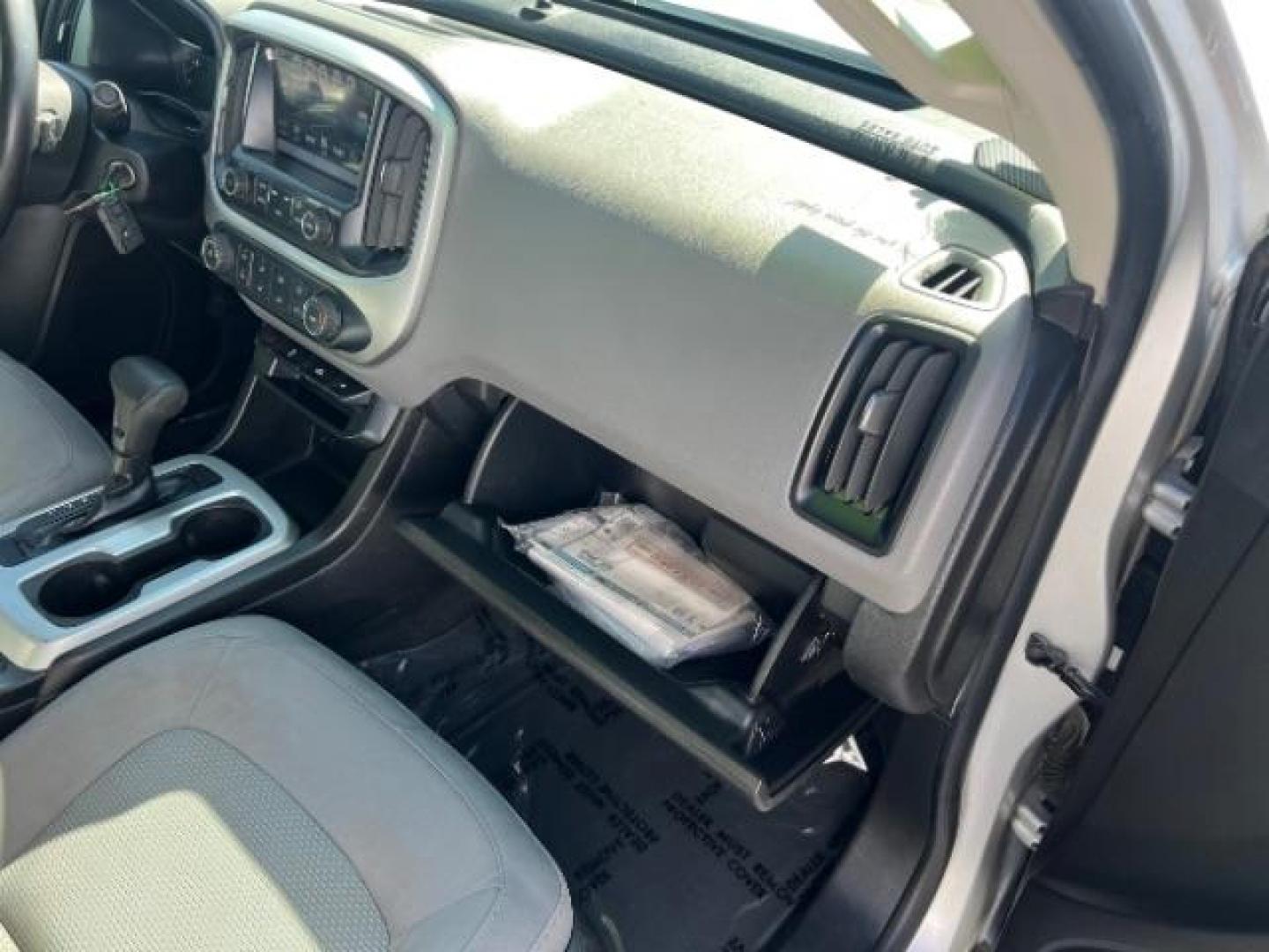 2018 Silver Ice Metallic /Jet Black/Dark Ash Chevrolet Colorado LT (1GCGTCEN8J1) with an 3.6L V-6 gasoline direct injection engine, Automatic transmission, located at 1865 East Red Hills Pkwy, St. George, 84770, (435) 628-0023, 37.120850, -113.543640 - We specialize in helping ALL people get the best financing available. No matter your credit score, good, bad or none we can get you an amazing rate. Had a bankruptcy, divorce, or repossessions? We give you the green light to get your credit back on the road. Low down and affordable payments that fit - Photo#29