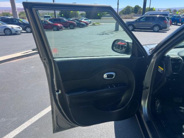 2018 Titanium Gray /Black Kia Soul + (KNDJP3A5XJ7) with an 2L I-4 gasoline direct injection engine, Automatic transmission, located at 1865 East Red Hills Pkwy, St. George, 84770, (435) 628-0023, 37.120850, -113.543640 - We specialize in helping ALL people get the best financing available. No matter your credit score, good, bad or none we can get you an amazing rate. Had a bankruptcy, divorce, or repossessions? We give you the green light to get your credit back on the road. Low down and affordable payments that fit - Photo#12