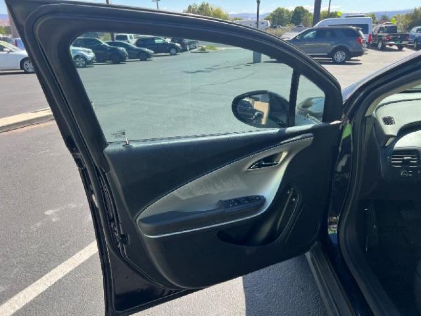 2013 Black /Black Leather Interior Chevrolet Volt Standard w/ LEP (1G1RE6E43DU) , Continuously Variable Transmission transmission, located at 1865 East Red Hills Pkwy, St. George, 84770, (435) 628-0023, 37.120850, -113.543640 - We specialize in helping ALL people get the best financing available. No matter your credit score, good, bad or none we can get you an amazing rate. Had a bankruptcy, divorce, or repossessions? We give you the green light to get your credit back on the road. Low down and affordable payments that fit - Photo#12