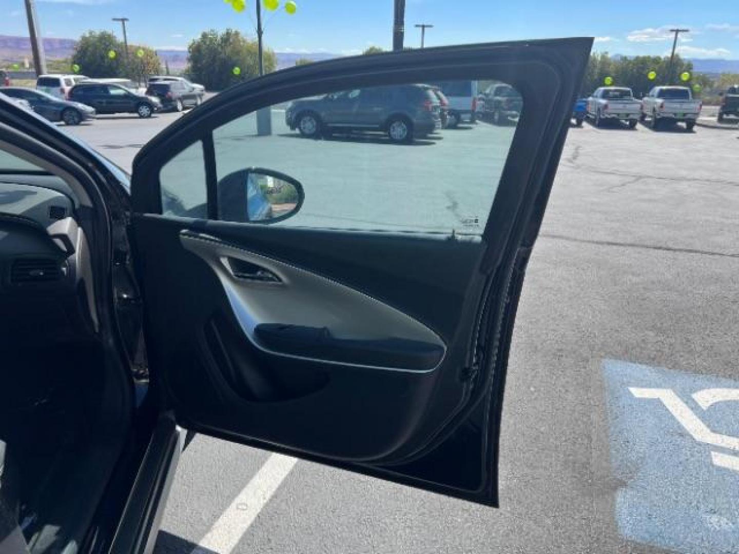 2013 Black /Black Leather Interior Chevrolet Volt Standard w/ LEP (1G1RE6E43DU) , Continuously Variable Transmission transmission, located at 1865 East Red Hills Pkwy, St. George, 84770, (435) 628-0023, 37.120850, -113.543640 - We specialize in helping ALL people get the best financing available. No matter your credit score, good, bad or none we can get you an amazing rate. Had a bankruptcy, divorce, or repossessions? We give you the green light to get your credit back on the road. Low down and affordable payments that fit - Photo#27