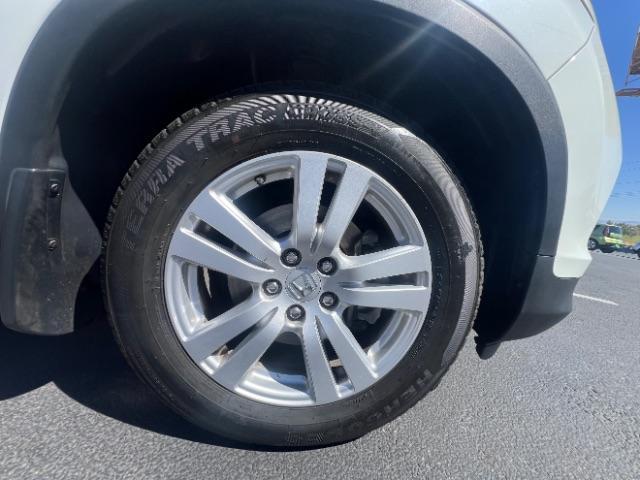 2017 White Diamond Pearl /Black Honda Pilot LX (5FNYF5H14HB) with an 3.5L V-6 gasoline direct injection engine, Automatic transmission, located at 940 North Main Street, Cedar City, UT, 84720, (435) 628-0023, 37.692936, -113.061897 - We specialize in helping ALL people get the best financing available. No matter your credit score, good, bad or none we can get you an amazing rate. Had a bankruptcy, divorce, or repossessions? We give you the green light to get your credit back on the road. Low down and affordable payments that fit - Photo#8