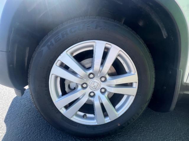 2017 White Diamond Pearl /Black Honda Pilot LX (5FNYF5H14HB) with an 3.5L V-6 gasoline direct injection engine, Automatic transmission, located at 940 North Main Street, Cedar City, UT, 84720, (435) 628-0023, 37.692936, -113.061897 - We specialize in helping ALL people get the best financing available. No matter your credit score, good, bad or none we can get you an amazing rate. Had a bankruptcy, divorce, or repossessions? We give you the green light to get your credit back on the road. Low down and affordable payments that fit - Photo#9