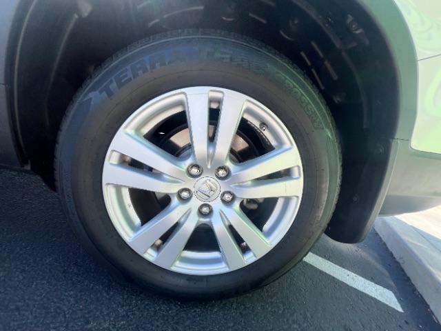 2017 White Diamond Pearl /Black Honda Pilot LX (5FNYF5H14HB) with an 3.5L V-6 gasoline direct injection engine, Automatic transmission, located at 940 North Main Street, Cedar City, UT, 84720, (435) 628-0023, 37.692936, -113.061897 - We specialize in helping ALL people get the best financing available. No matter your credit score, good, bad or none we can get you an amazing rate. Had a bankruptcy, divorce, or repossessions? We give you the green light to get your credit back on the road. Low down and affordable payments that fit - Photo#10