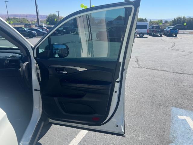 2017 White Diamond Pearl /Black Honda Pilot LX (5FNYF5H14HB) with an 3.5L V-6 gasoline direct injection engine, Automatic transmission, located at 940 North Main Street, Cedar City, UT, 84720, (435) 628-0023, 37.692936, -113.061897 - We specialize in helping ALL people get the best financing available. No matter your credit score, good, bad or none we can get you an amazing rate. Had a bankruptcy, divorce, or repossessions? We give you the green light to get your credit back on the road. Low down and affordable payments that fit - Photo#29