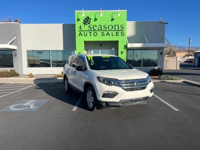 2017 White Diamond Pearl /Black Honda Pilot LX (5FNYF5H14HB) with an 3.5L V-6 gasoline direct injection engine, Automatic transmission, located at 1865 East Red Hills Pkwy, St. George, 84770, (435) 628-0023, 37.120850, -113.543640 - We specialize in helping ALL people get the best financing available. No matter your credit score, good, bad or none we can get you an amazing rate. Had a bankruptcy, divorce, or repossessions? We give you the green light to get your credit back on the road. Low down and affordable payments that fit - Photo#0