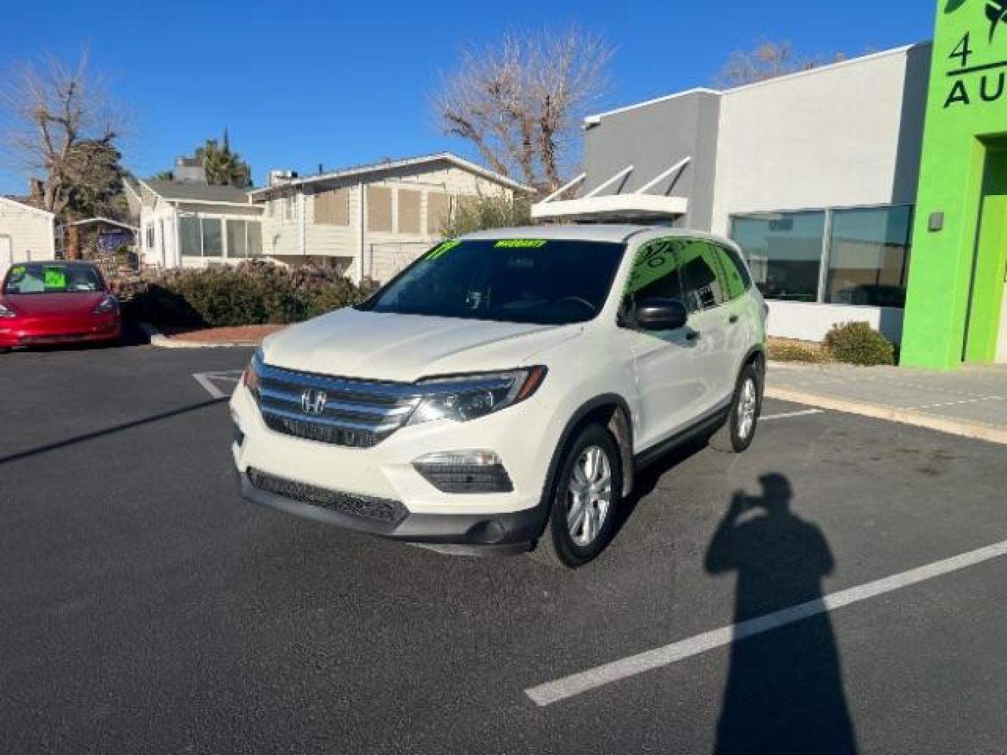 2017 White Diamond Pearl /Black Honda Pilot LX (5FNYF5H14HB) with an 3.5L V-6 gasoline direct injection engine, Automatic transmission, located at 1865 East Red Hills Pkwy, St. George, 84770, (435) 628-0023, 37.120850, -113.543640 - We specialize in helping ALL people get the best financing available. No matter your credit score, good, bad or none we can get you an amazing rate. Had a bankruptcy, divorce, or repossessions? We give you the green light to get your credit back on the road. Low down and affordable payments that fit - Photo#2