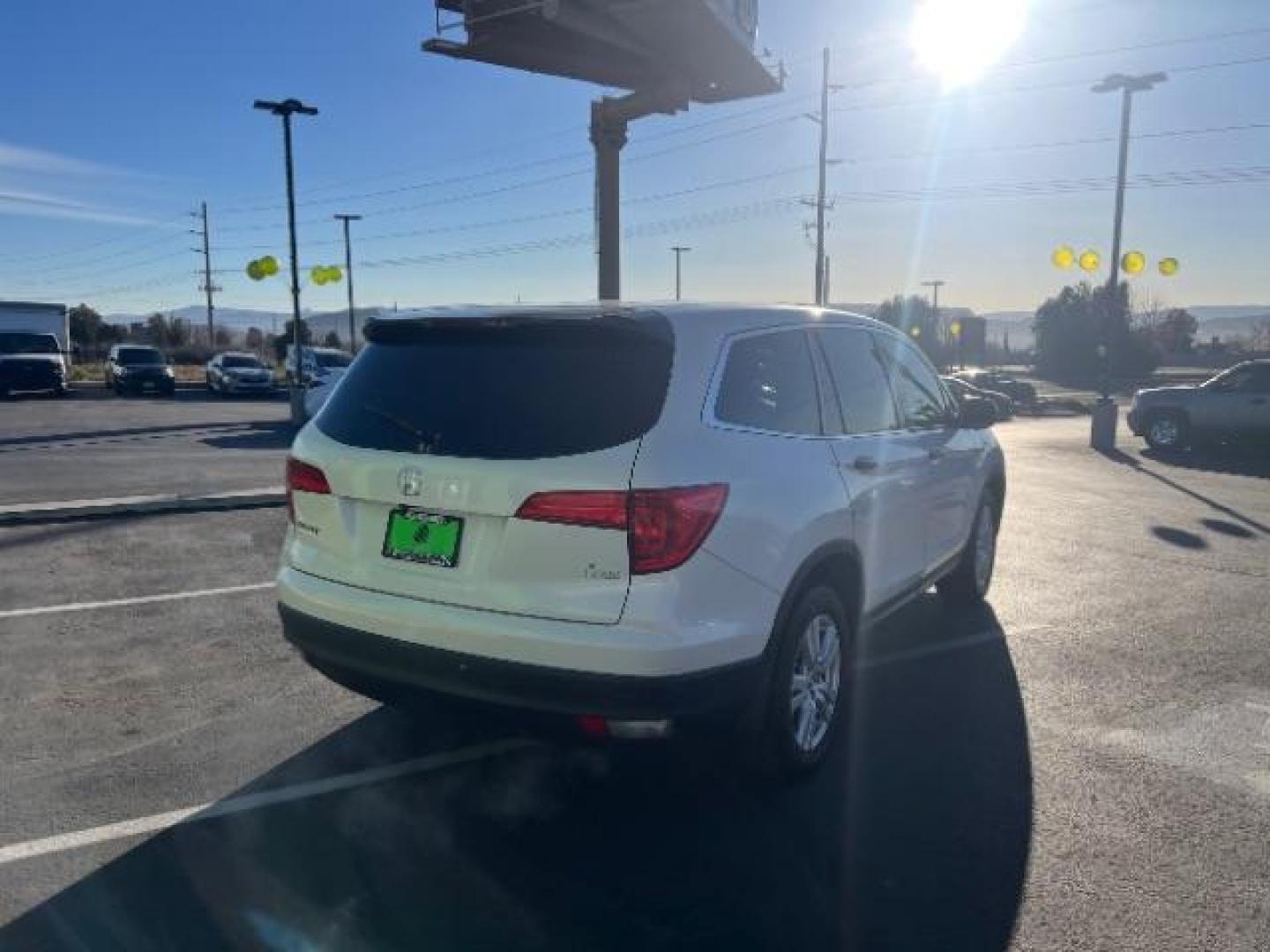 2017 White Diamond Pearl /Black Honda Pilot LX (5FNYF5H14HB) with an 3.5L V-6 gasoline direct injection engine, Automatic transmission, located at 1865 East Red Hills Pkwy, St. George, 84770, (435) 628-0023, 37.120850, -113.543640 - We specialize in helping ALL people get the best financing available. No matter your credit score, good, bad or none we can get you an amazing rate. Had a bankruptcy, divorce, or repossessions? We give you the green light to get your credit back on the road. Low down and affordable payments that fit - Photo#6