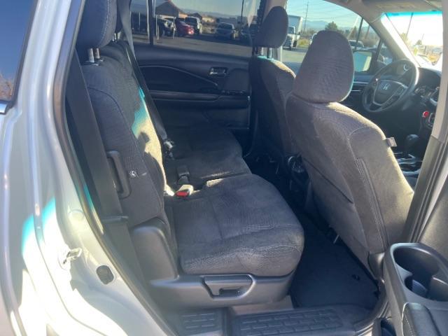 2017 White Diamond Pearl /Black Honda Pilot LX (5FNYF5H14HB) with an 3.5L V-6 gasoline direct injection engine, Automatic transmission, located at 1865 East Red Hills Pkwy, St. George, 84770, (435) 628-0023, 37.120850, -113.543640 - We specialize in helping ALL people get the best financing available. No matter your credit score, good, bad or none we can get you an amazing rate. Had a bankruptcy, divorce, or repossessions? We give you the green light to get your credit back on the road. Low down and affordable payments that fit - Photo#28