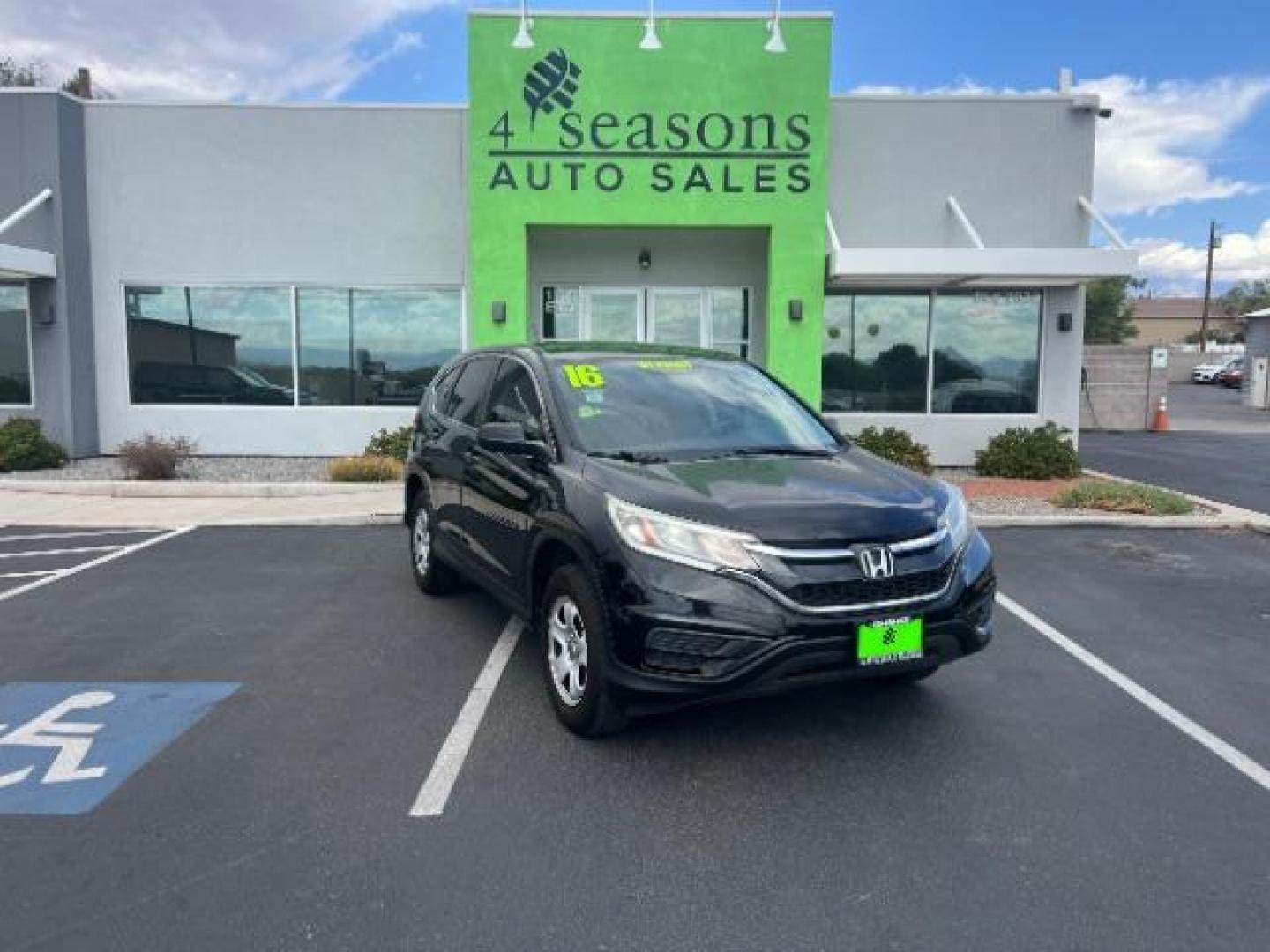 2016 Crystal Black Pearl /Gray Honda CR-V LX (2HKRM4H3XGH) with an 2.4L I-4 gasoline direct injection engine, Automatic transmission, located at 940 North Main Street, Cedar City, UT, 84720, (435) 628-0023, 37.692936, -113.061897 - We specialize in helping ALL people get the best financing available. No matter your credit score, good, bad or none we can get you an amazing rate. Had a bankruptcy, divorce, or repossessions? We give you the green light to get your credit back on the road. Low down and affordable payments that fit - Photo#0