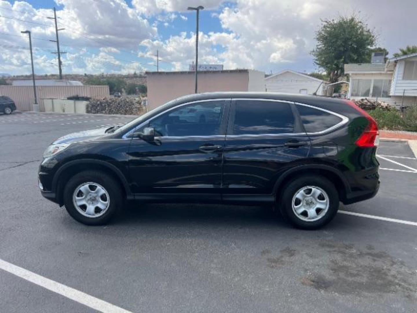 2016 Crystal Black Pearl /Gray Honda CR-V LX (2HKRM4H3XGH) with an 2.4L I-4 gasoline direct injection engine, Automatic transmission, located at 940 North Main Street, Cedar City, UT, 84720, (435) 628-0023, 37.692936, -113.061897 - We specialize in helping ALL people get the best financing available. No matter your credit score, good, bad or none we can get you an amazing rate. Had a bankruptcy, divorce, or repossessions? We give you the green light to get your credit back on the road. Low down and affordable payments that fit - Photo#3