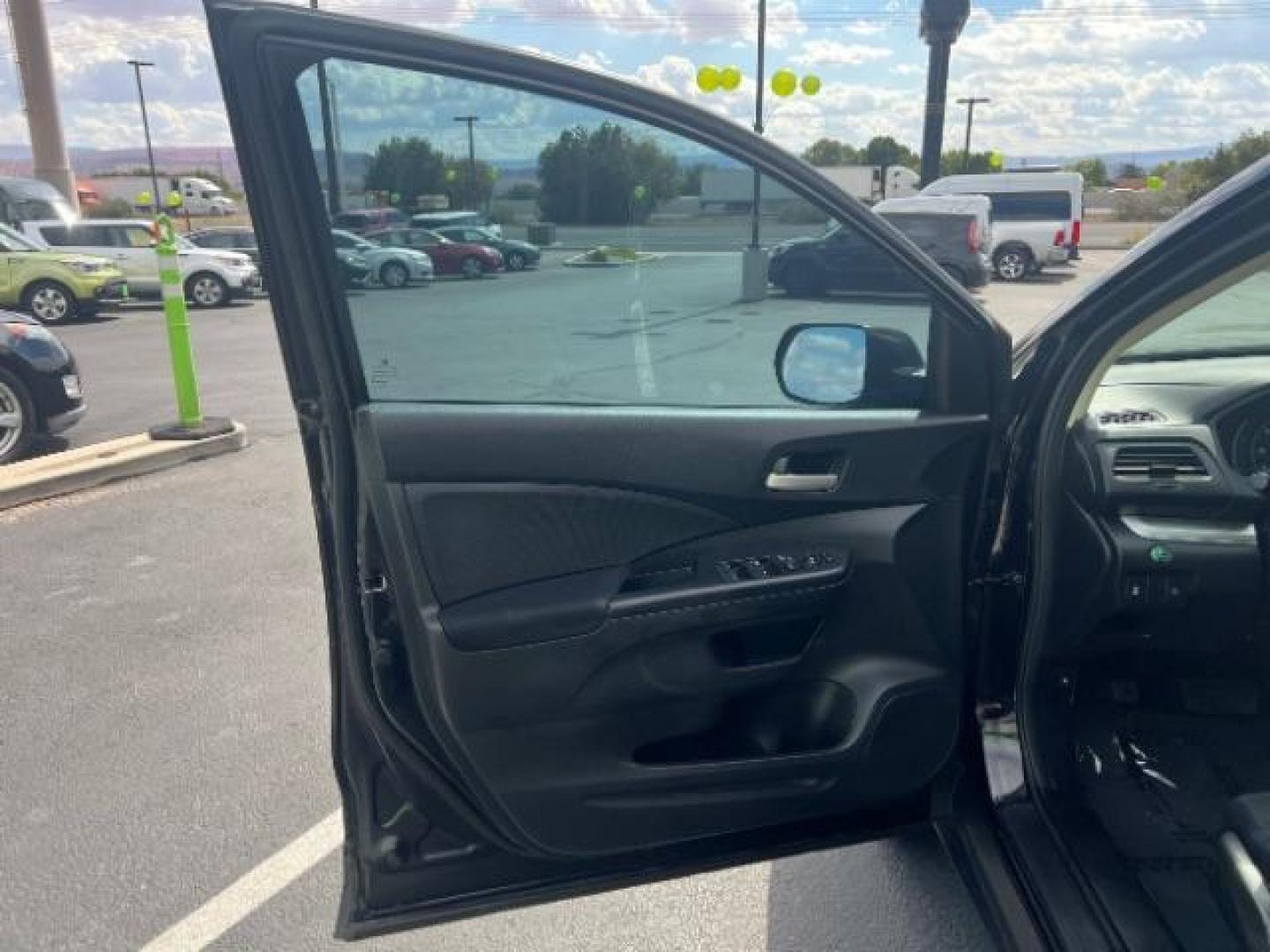 2016 Crystal Black Pearl /Gray Honda CR-V LX (2HKRM4H3XGH) with an 2.4L I-4 gasoline direct injection engine, Automatic transmission, located at 940 North Main Street, Cedar City, UT, 84720, (435) 628-0023, 37.692936, -113.061897 - We specialize in helping ALL people get the best financing available. No matter your credit score, good, bad or none we can get you an amazing rate. Had a bankruptcy, divorce, or repossessions? We give you the green light to get your credit back on the road. Low down and affordable payments that fit - Photo#12