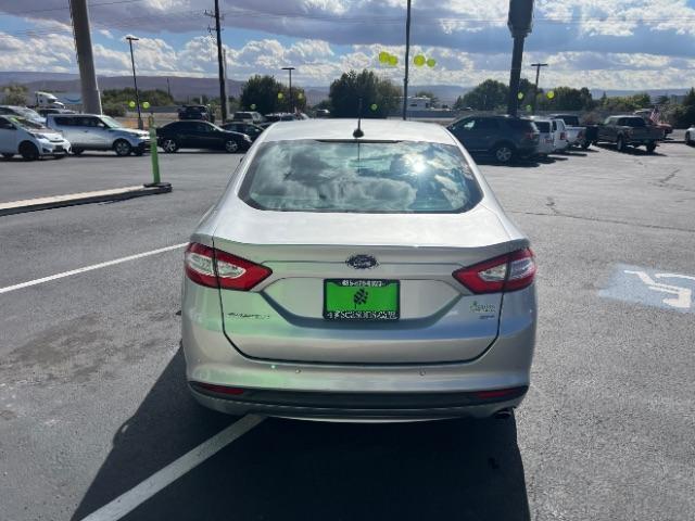 2016 Ingot Silver /Ebony Ford Fusion SE (3FA6P0H74GR) with an EcoBoost 1.5L I-4 ga engine, Automatic transmission, located at 1865 East Red Hills Pkwy, St. George, 84770, (435) 628-0023, 37.120850, -113.543640 - Photo#5