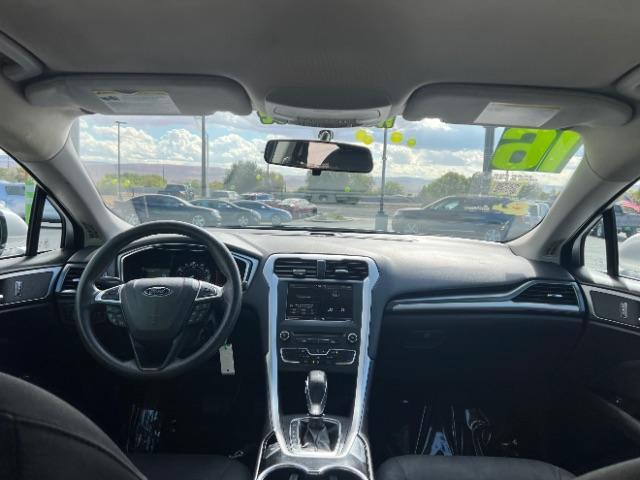 2016 Ingot Silver /Ebony Ford Fusion SE (3FA6P0H74GR) with an EcoBoost 1.5L I-4 ga engine, Automatic transmission, located at 1865 East Red Hills Pkwy, St. George, 84770, (435) 628-0023, 37.120850, -113.543640 - Photo#23