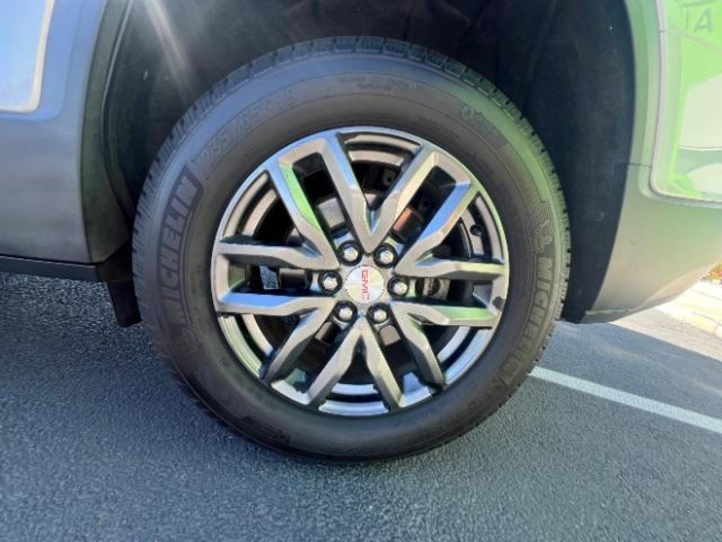 2017 Sparkling Silver Metallic /Jet Black GMC Acadia SLT-1 (1GKKNMLS0HZ) with an 2.5L I-4 gasoline direct injection engine, Automatic transmission, located at 1865 East Red Hills Pkwy, St. George, 84770, (435) 628-0023, 37.120850, -113.543640 - We specialize in helping ALL people get the best financing available. No matter your credit score, good, bad or none we can get you an amazing rate. Had a bankruptcy, divorce, or repossessions? We give you the green light to get your credit back on the road. Low down and affordable payments that fit - Photo#8