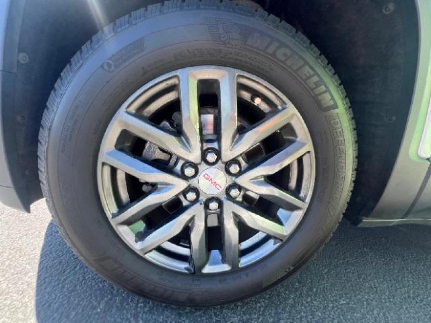 2017 Sparkling Silver Metallic /Jet Black GMC Acadia SLT-1 (1GKKNMLS0HZ) with an 2.5L I-4 gasoline direct injection engine, Automatic transmission, located at 1865 East Red Hills Pkwy, St. George, 84770, (435) 628-0023, 37.120850, -113.543640 - We specialize in helping ALL people get the best financing available. No matter your credit score, good, bad or none we can get you an amazing rate. Had a bankruptcy, divorce, or repossessions? We give you the green light to get your credit back on the road. Low down and affordable payments that fit - Photo#11
