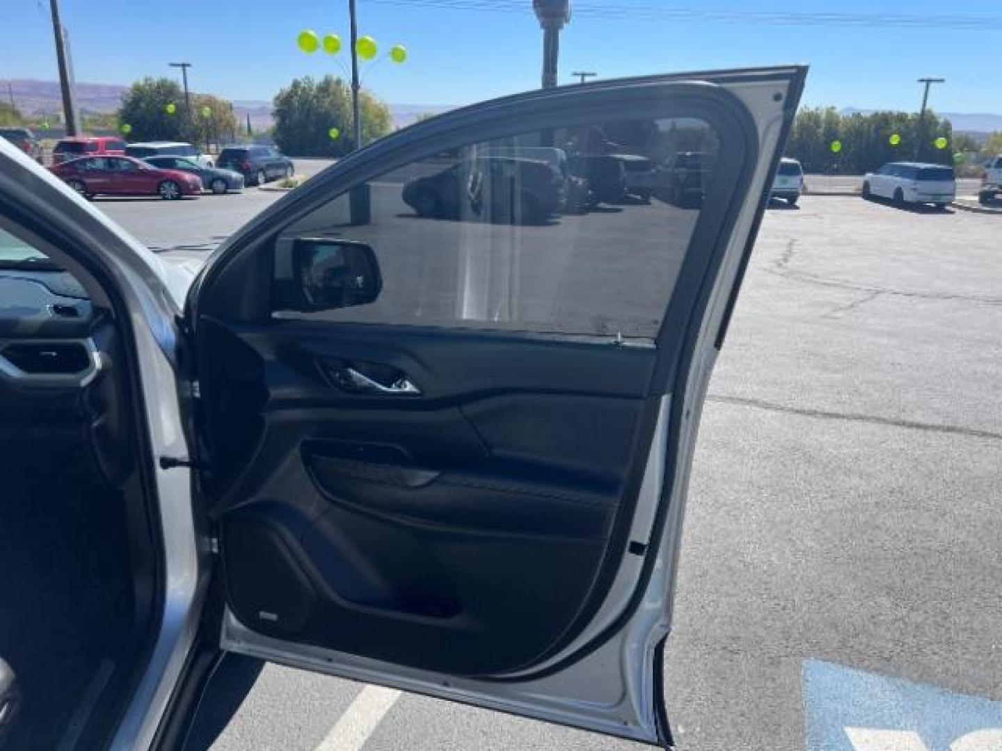 2017 Sparkling Silver Metallic /Jet Black GMC Acadia SLT-1 (1GKKNMLS0HZ) with an 2.5L I-4 gasoline direct injection engine, Automatic transmission, located at 1865 East Red Hills Pkwy, St. George, 84770, (435) 628-0023, 37.120850, -113.543640 - We specialize in helping ALL people get the best financing available. No matter your credit score, good, bad or none we can get you an amazing rate. Had a bankruptcy, divorce, or repossessions? We give you the green light to get your credit back on the road. Low down and affordable payments that fit - Photo#30