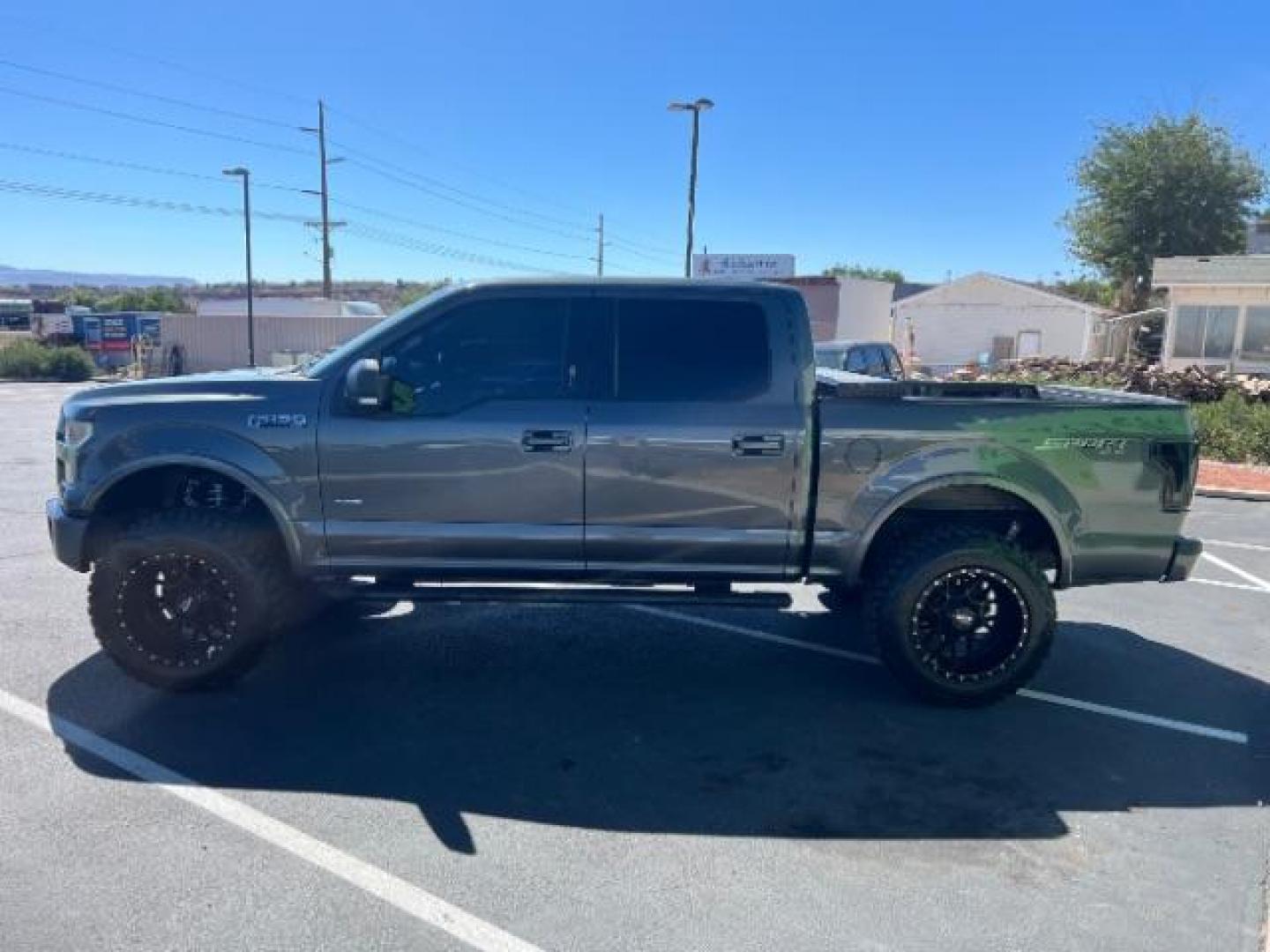 2016 Lithium Gray /Medium Earth Gray Ford F-150 XLT (1FTEW1EG2GF) with an 3.5L V-6 DOHC engine, Automatic transmission, located at 1865 East Red Hills Pkwy, St. George, 84770, (435) 628-0023, 37.120850, -113.543640 - We specialize in helping ALL people get the best financing available. No matter your credit score, good, bad or none we can get you an amazing rate. Had a bankruptcy, divorce, or repossessions? We give you the green light to get your credit back on the road. Low down and affordable payments that fit - Photo#3