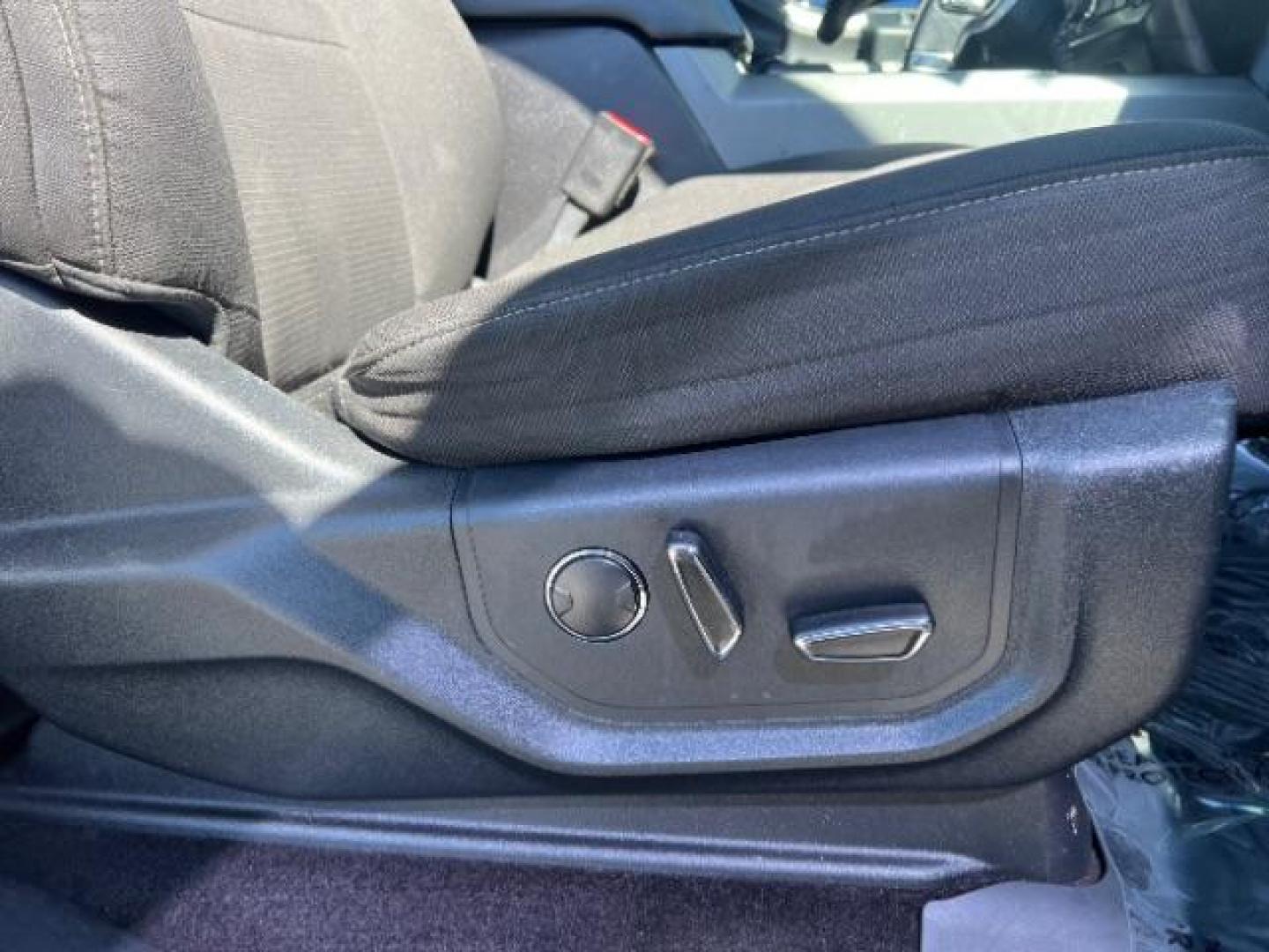 2016 Lithium Gray /Medium Earth Gray Ford F-150 XLT (1FTEW1EG2GF) with an 3.5L V-6 DOHC engine, Automatic transmission, located at 1865 East Red Hills Pkwy, St. George, 84770, (435) 628-0023, 37.120850, -113.543640 - We specialize in helping ALL people get the best financing available. No matter your credit score, good, bad or none we can get you an amazing rate. Had a bankruptcy, divorce, or repossessions? We give you the green light to get your credit back on the road. Low down and affordable payments that fit - Photo#27