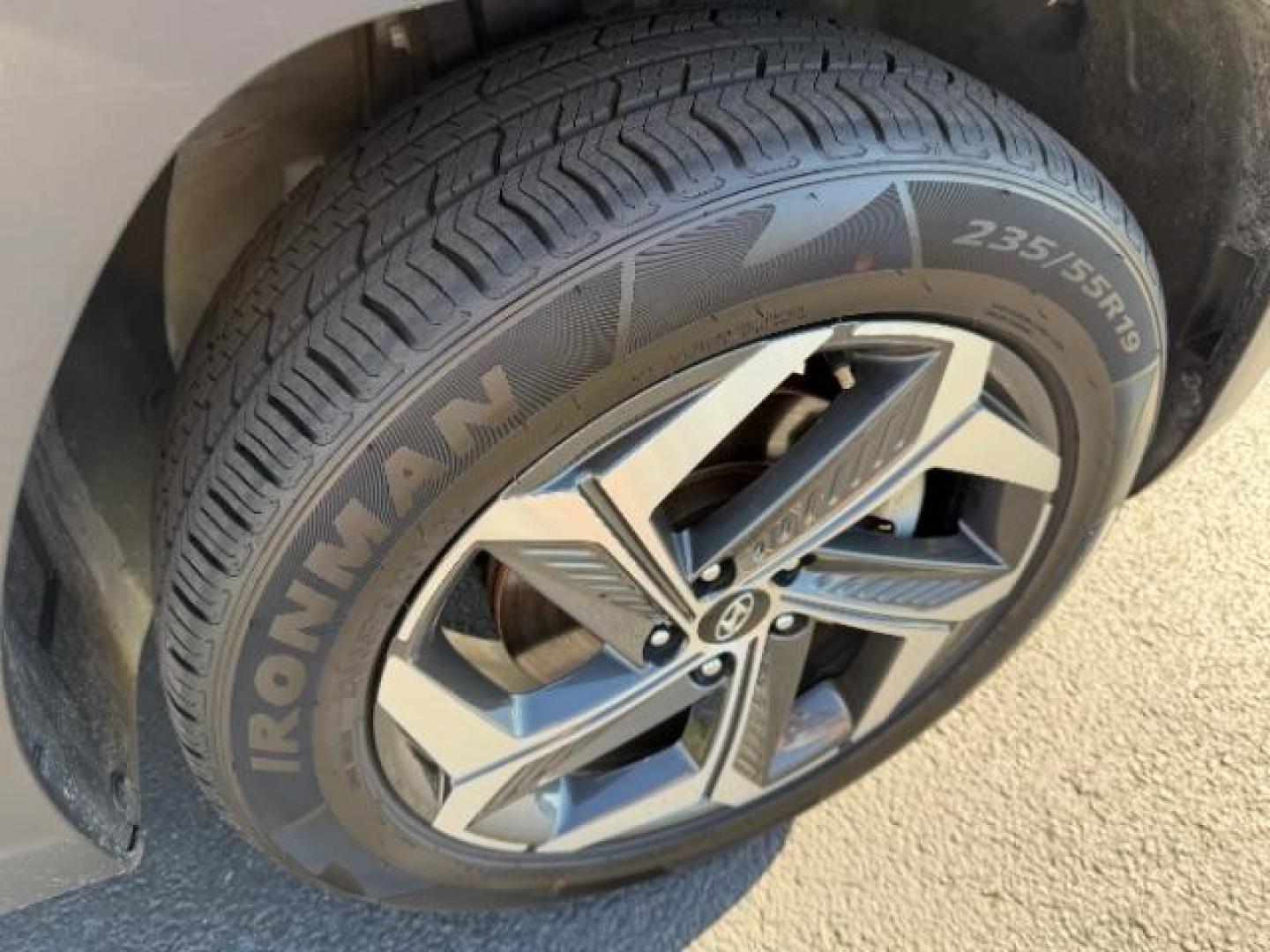2023 Serenity White Pearl /Black Hyundai Tucson Limited (5NMJECAEXPH) with an Smartstream 2.5L I-4 port/direct injection engine, located at 1865 East Red Hills Pkwy, St. George, 84770, (435) 628-0023, 37.120850, -113.543640 - We specialize in helping ALL people get the best financing available. No matter your credit score, good, bad or none we can get you an amazing rate. Had a bankruptcy, divorce, or repossessions? We give you the green light to get your credit back on the road. Low down and affordable payments that fit - Photo#6