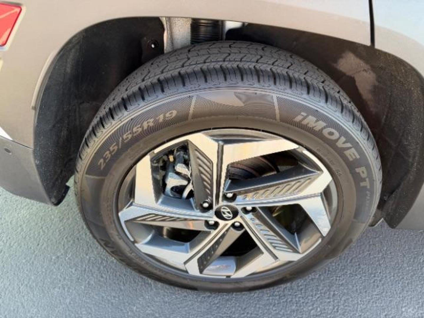 2023 Serenity White Pearl /Black Hyundai Tucson Limited (5NMJECAEXPH) with an Smartstream 2.5L I-4 port/direct injection engine, located at 1865 East Red Hills Pkwy, St. George, 84770, (435) 628-0023, 37.120850, -113.543640 - We specialize in helping ALL people get the best financing available. No matter your credit score, good, bad or none we can get you an amazing rate. Had a bankruptcy, divorce, or repossessions? We give you the green light to get your credit back on the road. Low down and affordable payments that fit - Photo#11