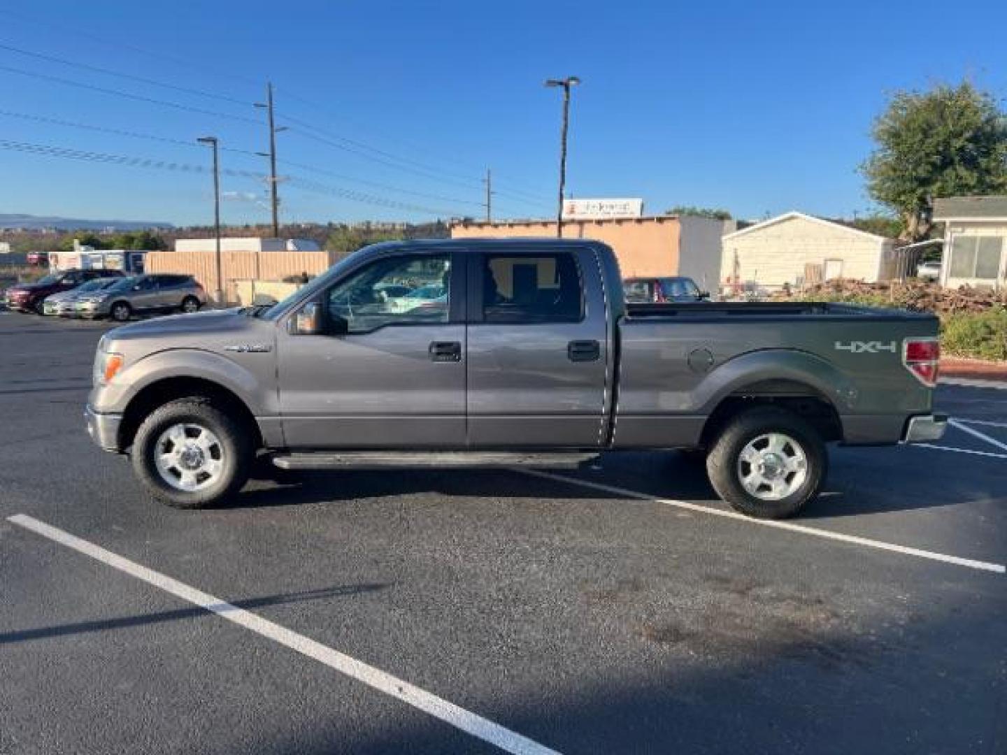2014 Sterling Gray Metallic /Steel Gray Ford F-150 XLT (1FTFW1EF8EK) with an 5L V-8 DOHC engine, Automatic transmission, located at 1865 East Red Hills Pkwy, St. George, 84770, (435) 628-0023, 37.120850, -113.543640 - We specialize in helping ALL people get the best financing available. No matter your credit score, good, bad or none we can get you an amazing rate. Had a bankruptcy, divorce, or repossessions? We give you the green light to get your credit back on the road. Low down and affordable payments that fit - Photo#3