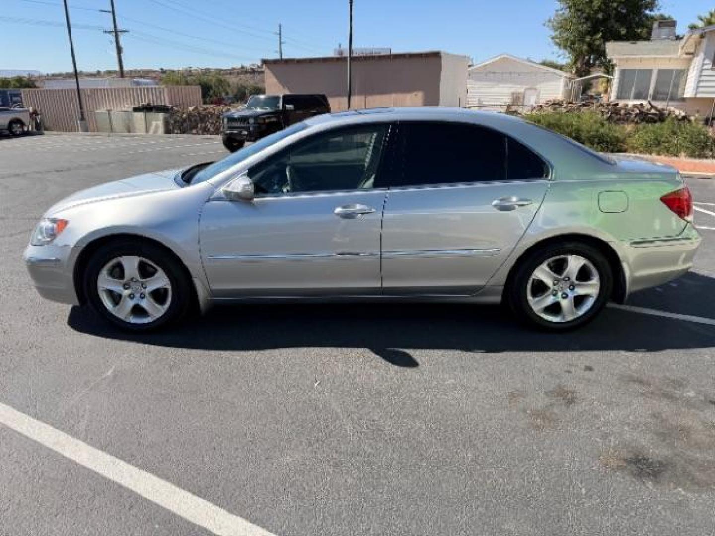 2007 Lakeshore Silver Metallic /Parchment Acura RL 3.5 (JH4KB16647C) with an 3.5L V-6 VTEC variable valve control engine, Automatic transmission, located at 940 North Main Street, Cedar City, UT, 84720, (435) 628-0023, 37.692936, -113.061897 - We specialize in helping ALL people get the best financing available. No matter your credit score, good, bad or none we can get you an amazing rate. Had a bankruptcy, divorce, or repossessions? We give you the green light to get your credit back on the road. Low down and affordable payments that fit - Photo#3