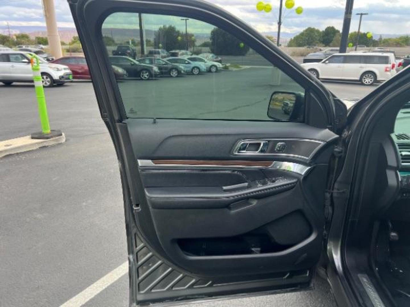 2016 Magnetic Metallic /Ebony Black Ford Explorer Limited (1FM5K7F89GG) with an EcoBoost 2.3L I-4 gasoline direct injection engine, Automatic transmission, located at 1865 East Red Hills Pkwy, St. George, 84770, (435) 628-0023, 37.120850, -113.543640 - Photo#12