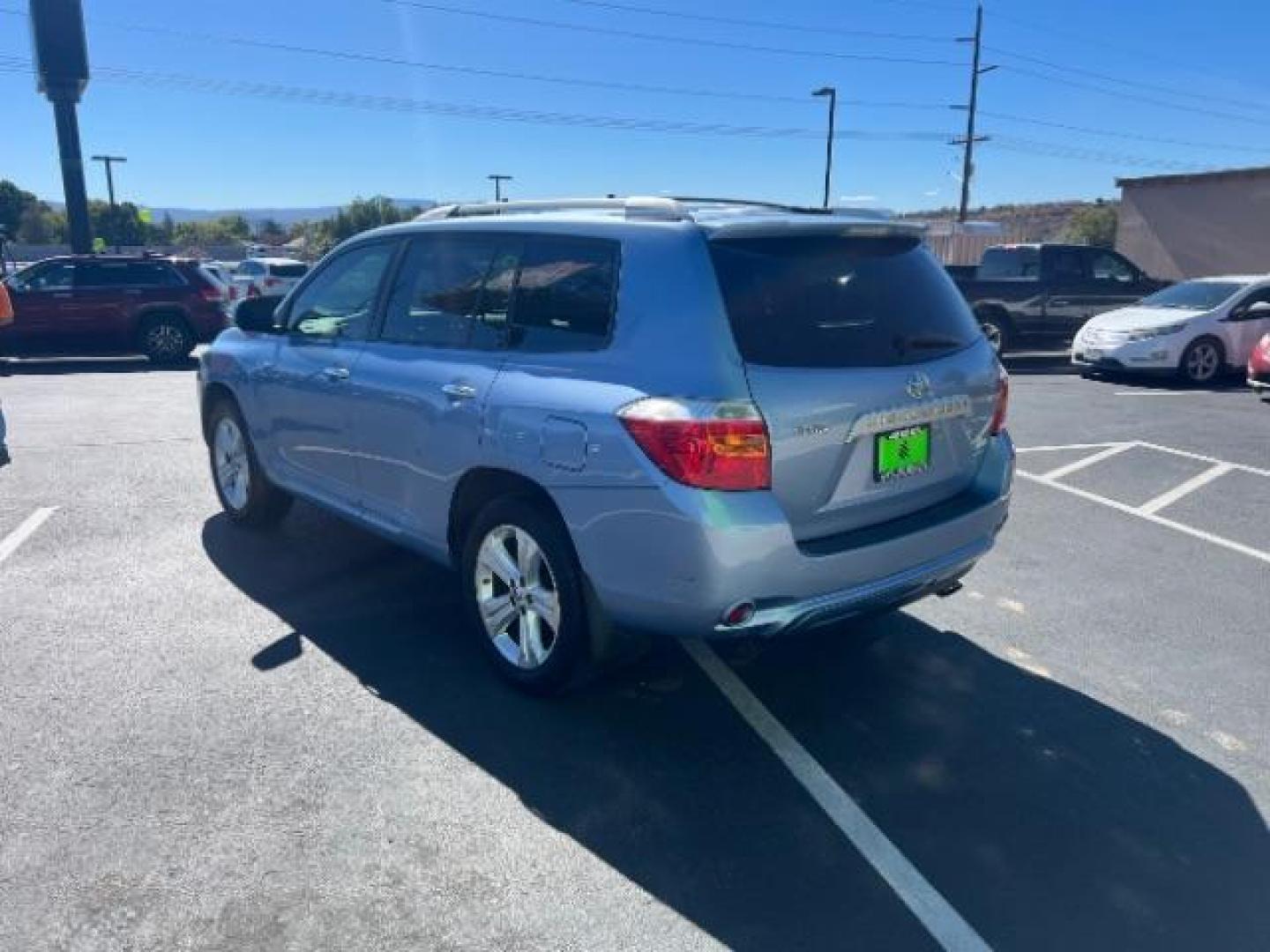 2008 Wave Line Pearl /Sand Beige Toyota Highlander Limited (JTEES42A582) with an 3.5L V-6 DOHC engine, Automatic transmission, located at 1865 East Red Hills Pkwy, St. George, 84770, (435) 628-0023, 37.120850, -113.543640 - We specialize in helping ALL people get the best financing available. No matter your credit score, good, bad or none we can get you an amazing rate. Had a bankruptcy, divorce, or repossessions? We give you the green light to get your credit back on the road. Low down and affordable payments that fit - Photo#4