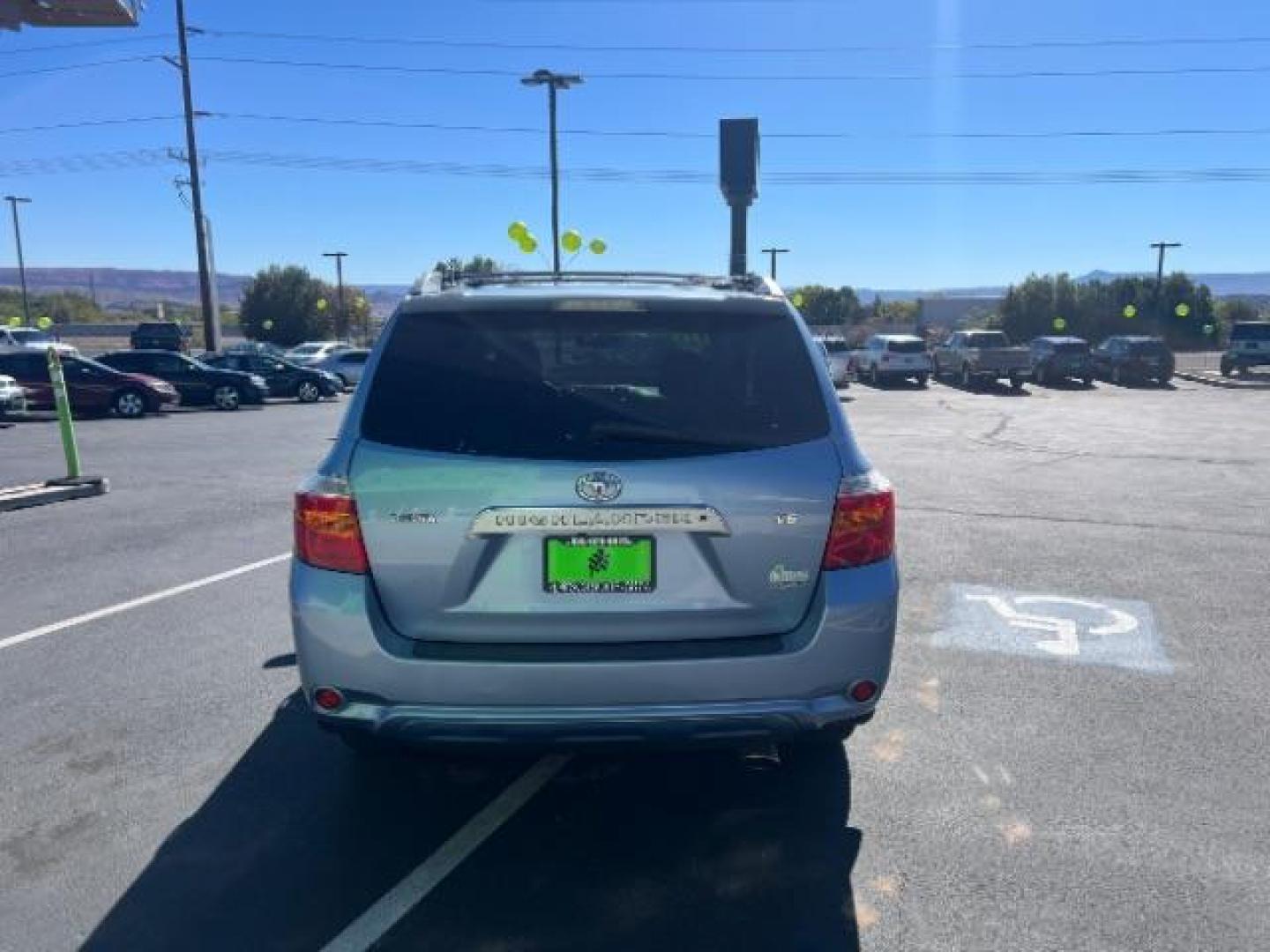 2008 Wave Line Pearl /Sand Beige Toyota Highlander Limited (JTEES42A582) with an 3.5L V-6 DOHC engine, Automatic transmission, located at 1865 East Red Hills Pkwy, St. George, 84770, (435) 628-0023, 37.120850, -113.543640 - We specialize in helping ALL people get the best financing available. No matter your credit score, good, bad or none we can get you an amazing rate. Had a bankruptcy, divorce, or repossessions? We give you the green light to get your credit back on the road. Low down and affordable payments that fit - Photo#5