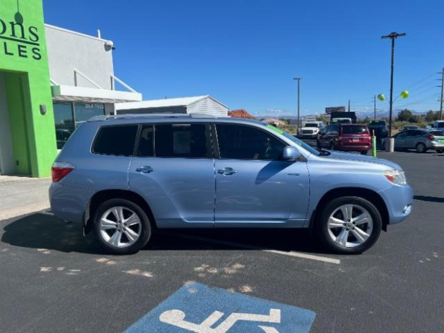 2008 Wave Line Pearl /Sand Beige Toyota Highlander Limited (JTEES42A582) with an 3.5L V-6 DOHC engine, Automatic transmission, located at 1865 East Red Hills Pkwy, St. George, 84770, (435) 628-0023, 37.120850, -113.543640 - We specialize in helping ALL people get the best financing available. No matter your credit score, good, bad or none we can get you an amazing rate. Had a bankruptcy, divorce, or repossessions? We give you the green light to get your credit back on the road. Low down and affordable payments that fit - Photo#7