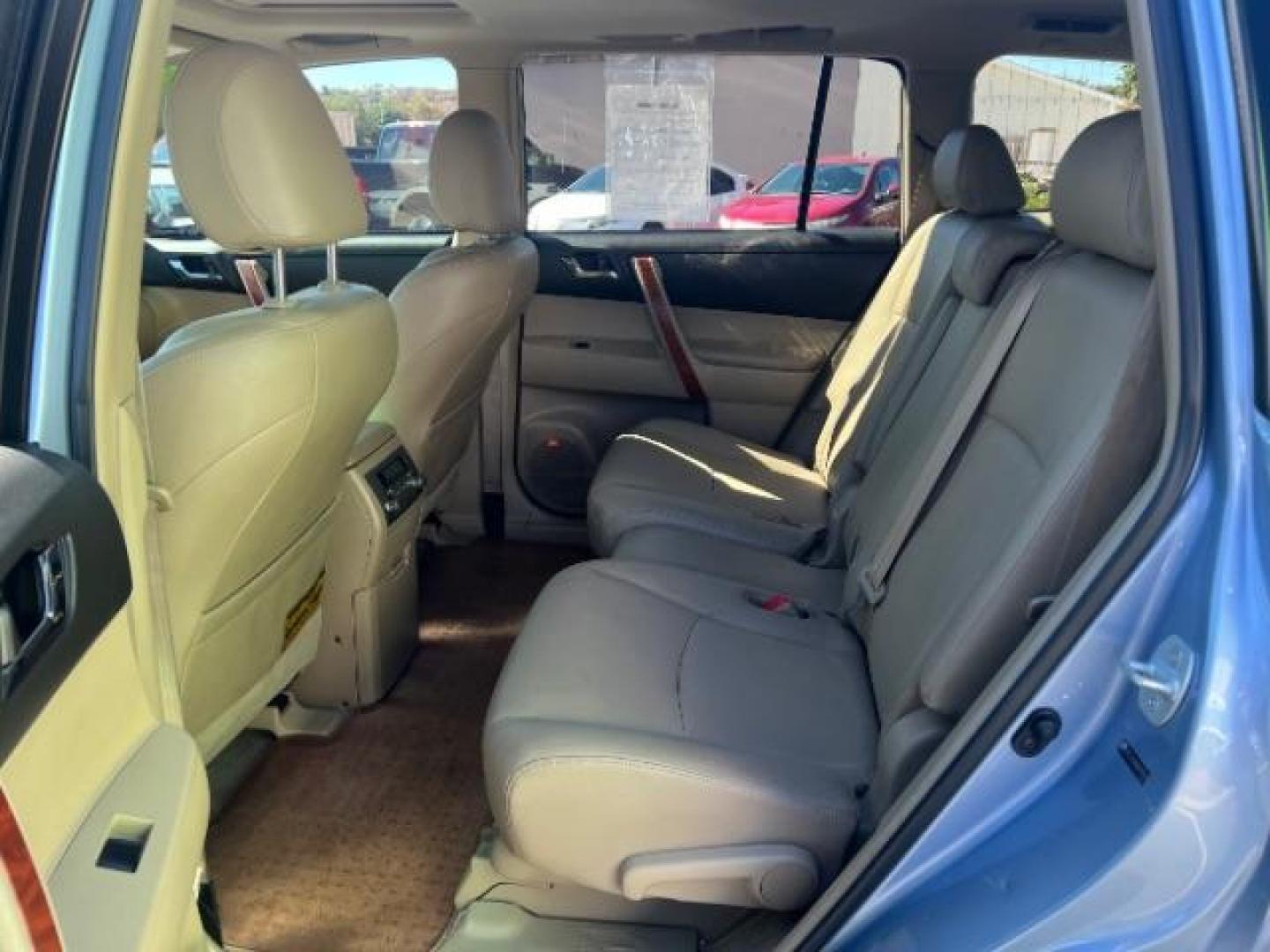 2008 Wave Line Pearl /Sand Beige Toyota Highlander Limited (JTEES42A582) with an 3.5L V-6 DOHC engine, Automatic transmission, located at 1865 East Red Hills Pkwy, St. George, 84770, (435) 628-0023, 37.120850, -113.543640 - We specialize in helping ALL people get the best financing available. No matter your credit score, good, bad or none we can get you an amazing rate. Had a bankruptcy, divorce, or repossessions? We give you the green light to get your credit back on the road. Low down and affordable payments that fit - Photo#22