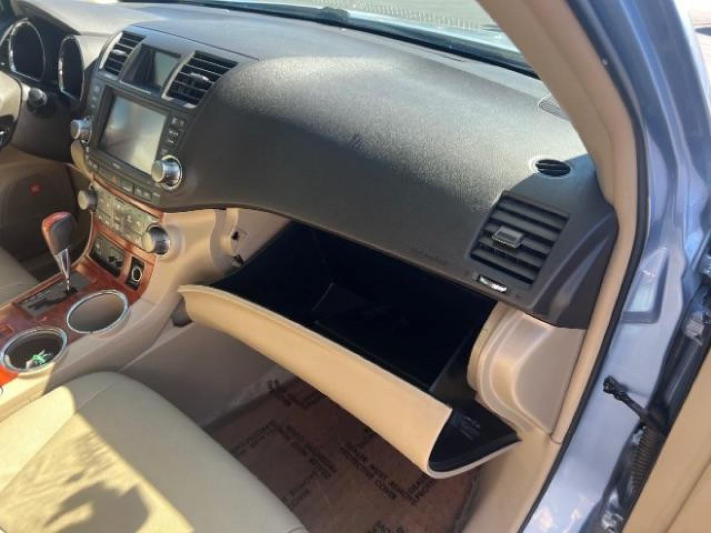 2008 Wave Line Pearl /Sand Beige Toyota Highlander Limited (JTEES42A582) with an 3.5L V-6 DOHC engine, Automatic transmission, located at 1865 East Red Hills Pkwy, St. George, 84770, (435) 628-0023, 37.120850, -113.543640 - We specialize in helping ALL people get the best financing available. No matter your credit score, good, bad or none we can get you an amazing rate. Had a bankruptcy, divorce, or repossessions? We give you the green light to get your credit back on the road. Low down and affordable payments that fit - Photo#30