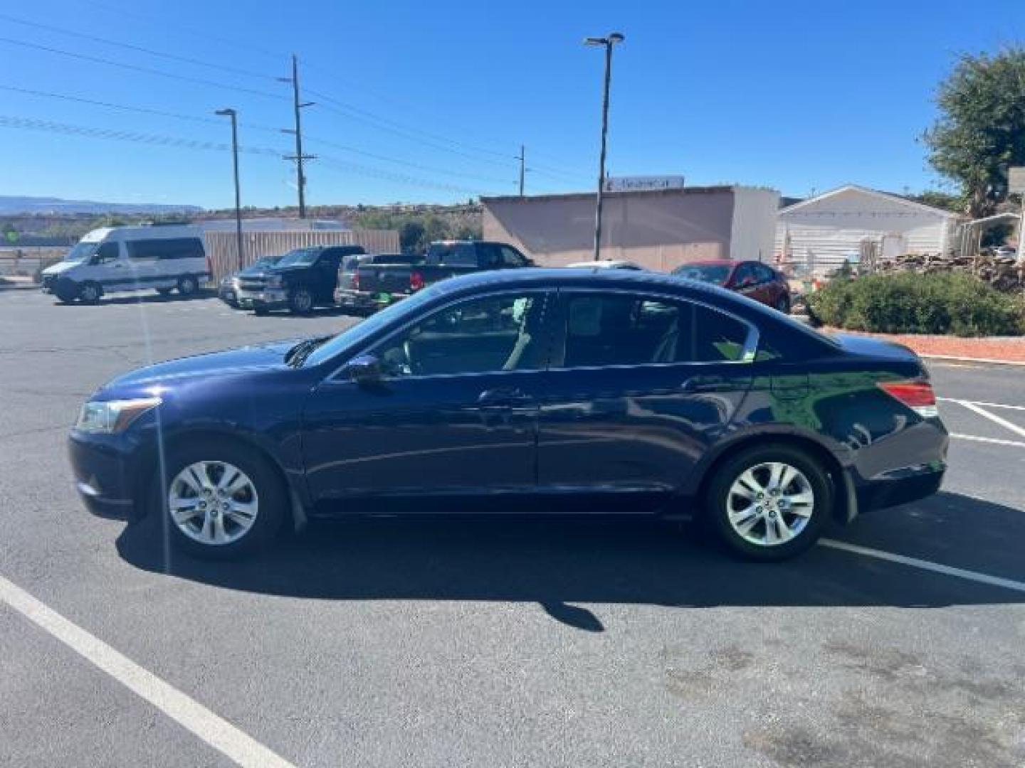 2008 Royal Blue Pearl /Black Honda Accord 2.4 LX-P (1HGCP26438A) with an 2.4L I-4 DOHC engine, AUTOMATIC transmission, located at 1865 East Red Hills Pkwy, St. George, 84770, (435) 628-0023, 37.120850, -113.543640 - Photo#3