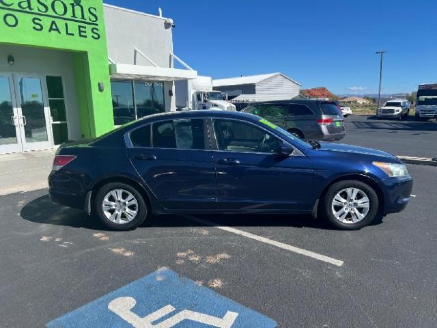 2008 Royal Blue Pearl /Black Honda Accord 2.4 LX-P (1HGCP26438A) with an 2.4L I-4 DOHC engine, AUTOMATIC transmission, located at 1865 East Red Hills Pkwy, St. George, 84770, (435) 628-0023, 37.120850, -113.543640 - Photo#7