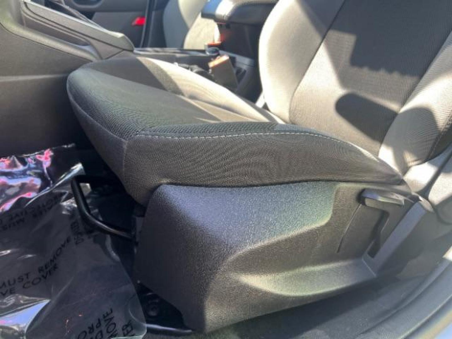 2014 Ingot Silver Metallic /Charcoal Black Ford Focus SE Sedan (1FADP3F21EL) with an 2.0L L4 DOHC 16V engine, 6-Speed Automatic transmission, located at 1865 East Red Hills Pkwy, St. George, 84770, (435) 628-0023, 37.120850, -113.543640 - Photo#13