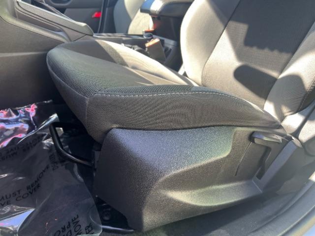 2014 Ingot Silver Metalli /Charcoal Black Ford Focus SE Sedan (1FADP3F21EL) with an 2.0L L4 DOHC 16V engine, 6-Speed Automatic transmission, located at 1865 East Red Hills Pkwy, St. George, 84770, (435) 628-0023, 37.120850, -113.543640- Photo#13