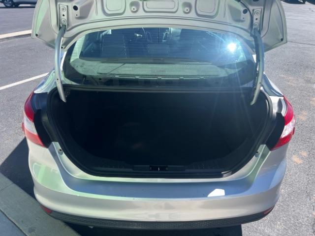 2014 Ingot Silver Metalli /Charcoal Black Ford Focus SE Sedan (1FADP3F21EL) with an 2.0L L4 DOHC 16V engine, 6-Speed Automatic transmission, located at 1865 East Red Hills Pkwy, St. George, 84770, (435) 628-0023, 37.120850, -113.543640- Photo#23