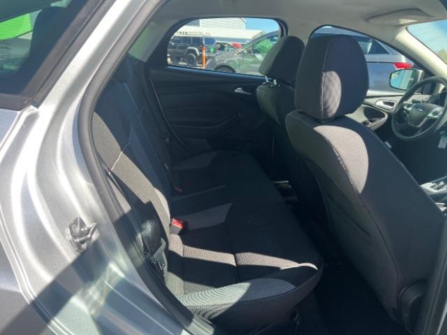 2014 Ingot Silver Metalli /Charcoal Black Ford Focus SE Sedan (1FADP3F21EL) with an 2.0L L4 DOHC 16V engine, 6-Speed Automatic transmission, located at 1865 East Red Hills Pkwy, St. George, 84770, (435) 628-0023, 37.120850, -113.543640- Photo#25