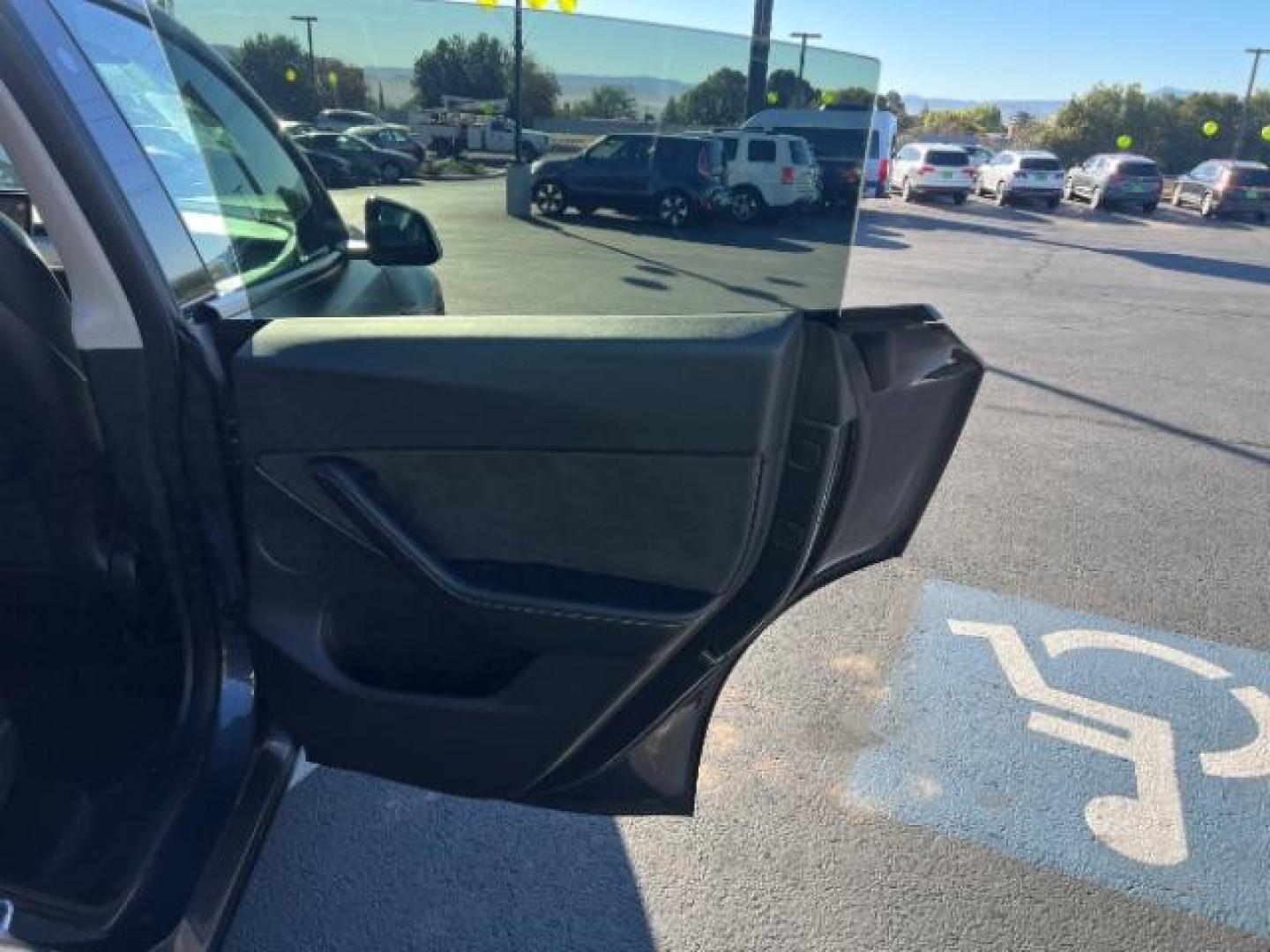 2021 Solid Black /Black Tesla Model Y Long Range Dual Motor All-Wheel Drive (5YJYGAEE5MF) with an ELECTRIC engine, Continuously Variable Transmission transmission, located at 1865 East Red Hills Pkwy, St. George, 84770, (435) 628-0023, 37.120850, -113.543640 - Photo#26