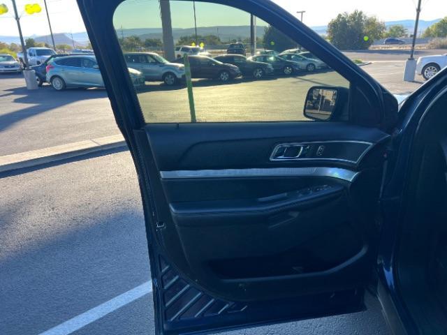 2016 Blue Jeans Metallic /Ebony Black Ford Explorer XLT (1FM5K7D81GG) with an EcoBoost 2.3L I-4 gasoline direct injection engine, Automatic transmission, located at 1865 East Red Hills Pkwy, St. George, 84770, (435) 628-0023, 37.120850, -113.543640 - We specialize in helping ALL people get the best financing available. No matter your credit score, good, bad or none we can get you an amazing rate. Had a bankruptcy, divorce, or repossessions? We give you the green light to get your credit back on the road. Low down and affordable payments that fit - Photo#12