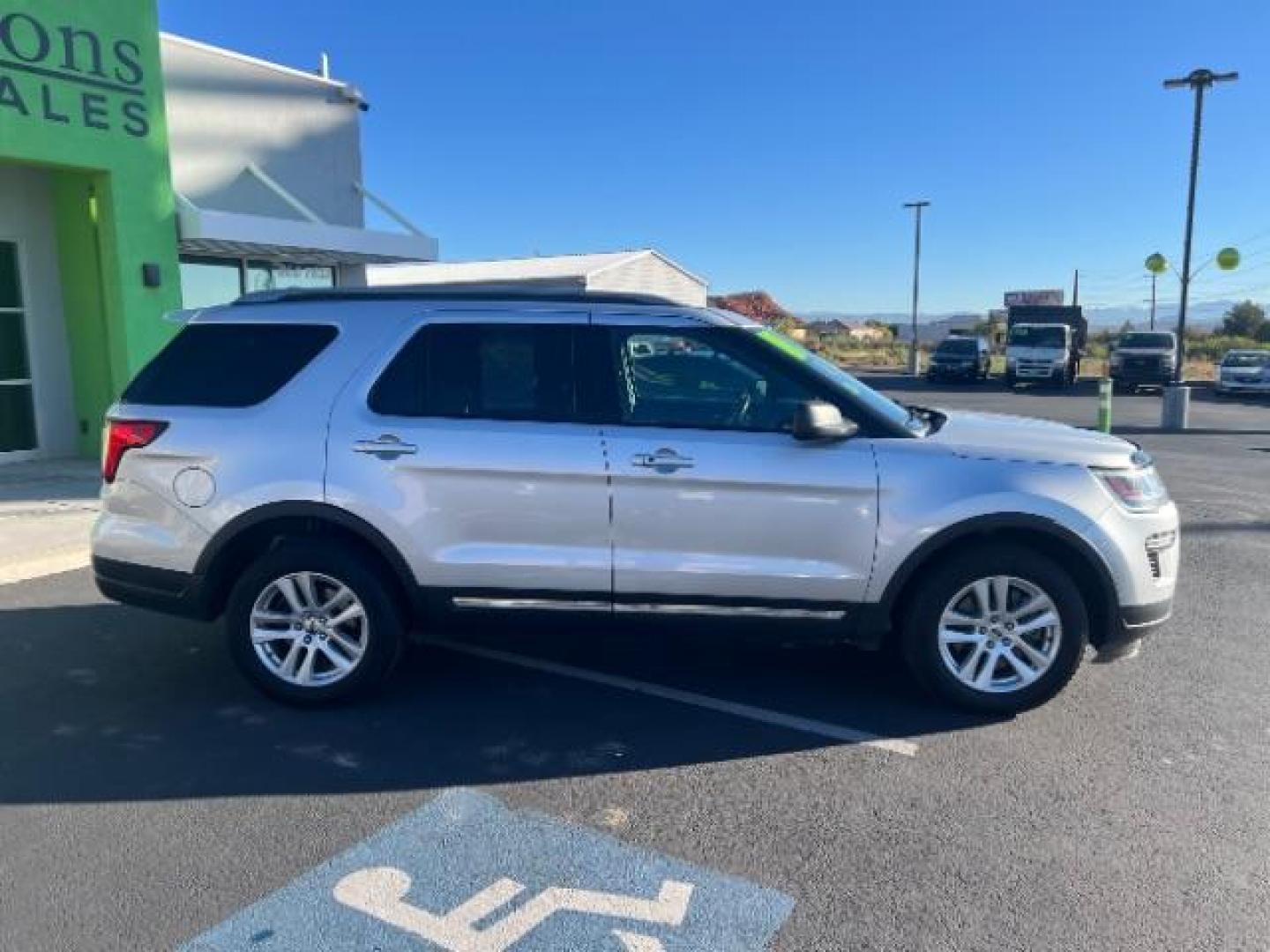 2018 Ingot Silver Metallic /Medium Stone/Medium Light Stone Ford Explorer XLT (1FM5K8D84JG) with an EcoBoost 2.3L I-4 gasoline direct injection engine, Automatic transmission, located at 1865 East Red Hills Pkwy, St. George, 84770, (435) 628-0023, 37.120850, -113.543640 - We specialize in helping ALL people get the best financing available. No matter your credit score, good, bad or none we can get you an amazing rate. Had a bankruptcy, divorce, or repossessions? We give you the green light to get your credit back on the road. Low down and affordable payments that fit - Photo#7