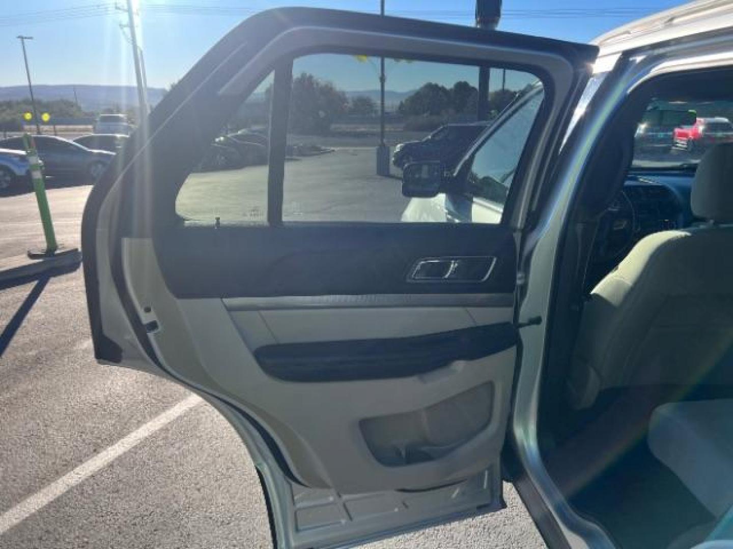 2018 Ingot Silver Metallic /Medium Stone/Medium Light Stone Ford Explorer XLT (1FM5K8D84JG) with an EcoBoost 2.3L I-4 gasoline direct injection engine, Automatic transmission, located at 1865 East Red Hills Pkwy, St. George, 84770, (435) 628-0023, 37.120850, -113.543640 - We specialize in helping ALL people get the best financing available. No matter your credit score, good, bad or none we can get you an amazing rate. Had a bankruptcy, divorce, or repossessions? We give you the green light to get your credit back on the road. Low down and affordable payments that fit - Photo#20