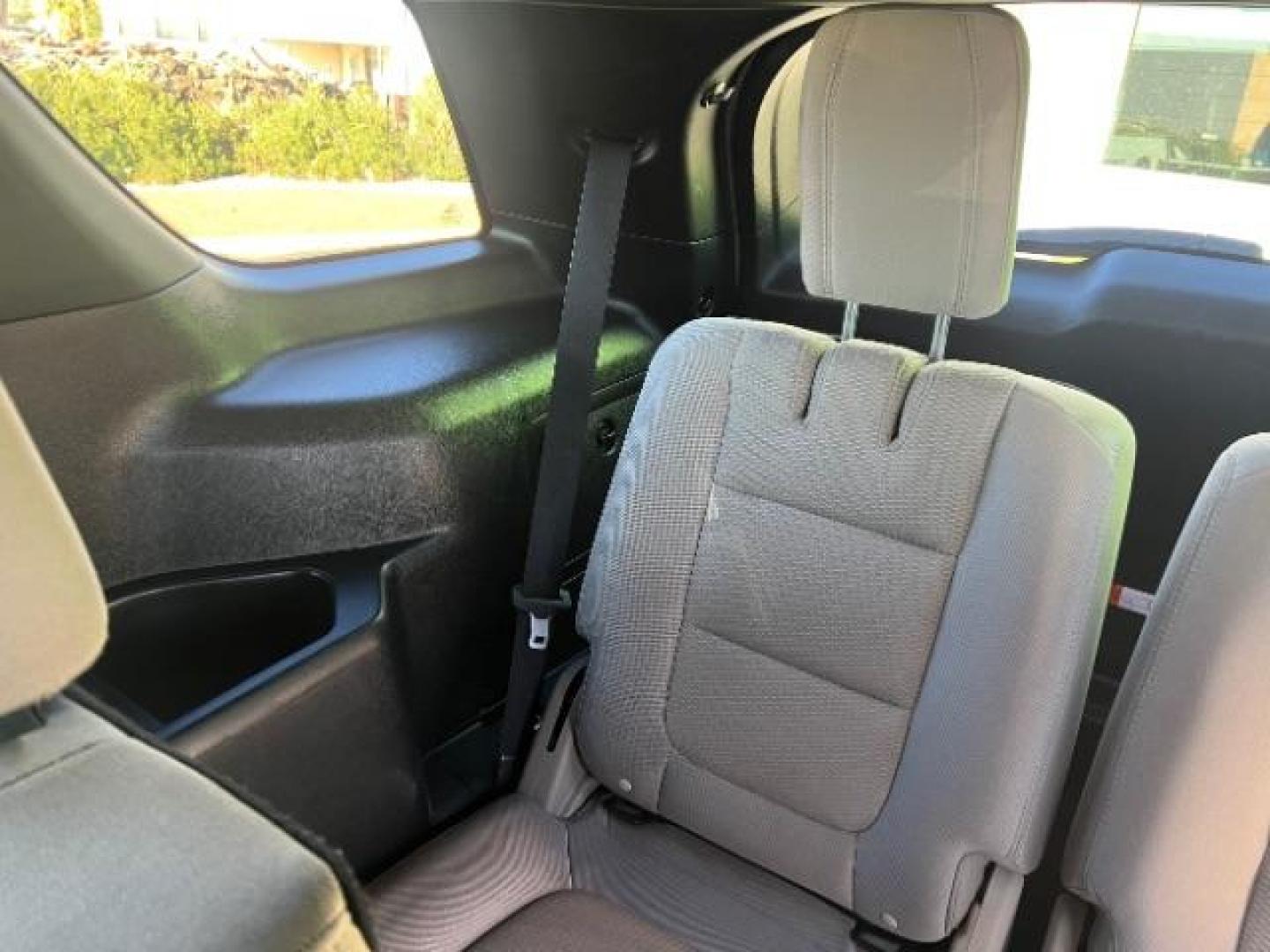 2018 Ingot Silver Metallic /Medium Stone/Medium Light Stone Ford Explorer XLT (1FM5K8D84JG) with an EcoBoost 2.3L I-4 gasoline direct injection engine, Automatic transmission, located at 1865 East Red Hills Pkwy, St. George, 84770, (435) 628-0023, 37.120850, -113.543640 - We specialize in helping ALL people get the best financing available. No matter your credit score, good, bad or none we can get you an amazing rate. Had a bankruptcy, divorce, or repossessions? We give you the green light to get your credit back on the road. Low down and affordable payments that fit - Photo#24