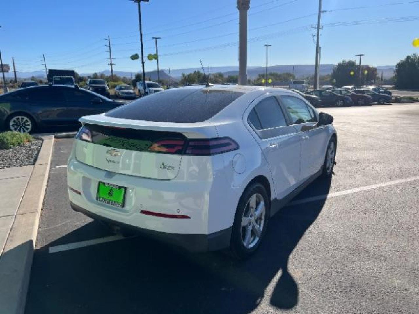 2013 White /Black Chevrolet Volt Premium w/ Navigation and LEP (1G1RH6E47DU) with an 4 CYL Hybrid engine, AUTOMATIC transmission, located at 1865 East Red Hills Pkwy, St. George, 84770, (435) 628-0023, 37.120850, -113.543640 - We specialize in helping ALL people get the best financing available. No matter your credit score, good, bad or none we can get you an amazing rate. Had a bankruptcy, divorce, or repossessions? We give you the green light to get your credit back on the road. Low down and affordable payments that fit - Photo#6